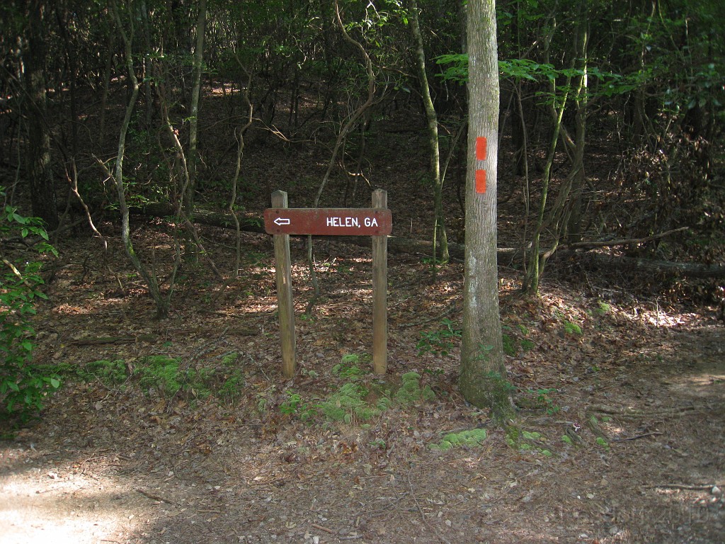 Helen to Unicoi 2010 0095.jpg - And the signs show the route back to Helen as well.